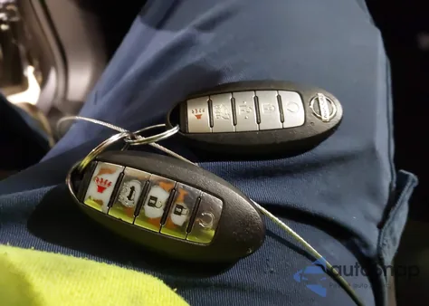 2019 Nissan Rogue Sv z USA, uszkodzony, nr VIN 5N1AT2MV8KC828338